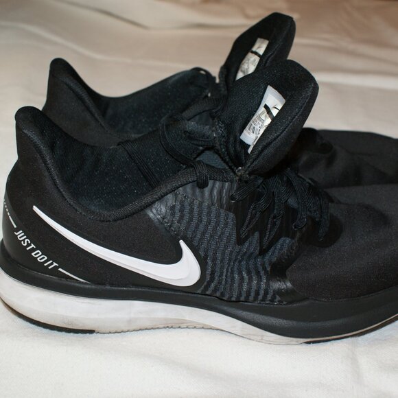 Nike Training in Season TR 8 Just Do It Athletic Shoe Size 9.5 Black and White - Picture 1 of 14